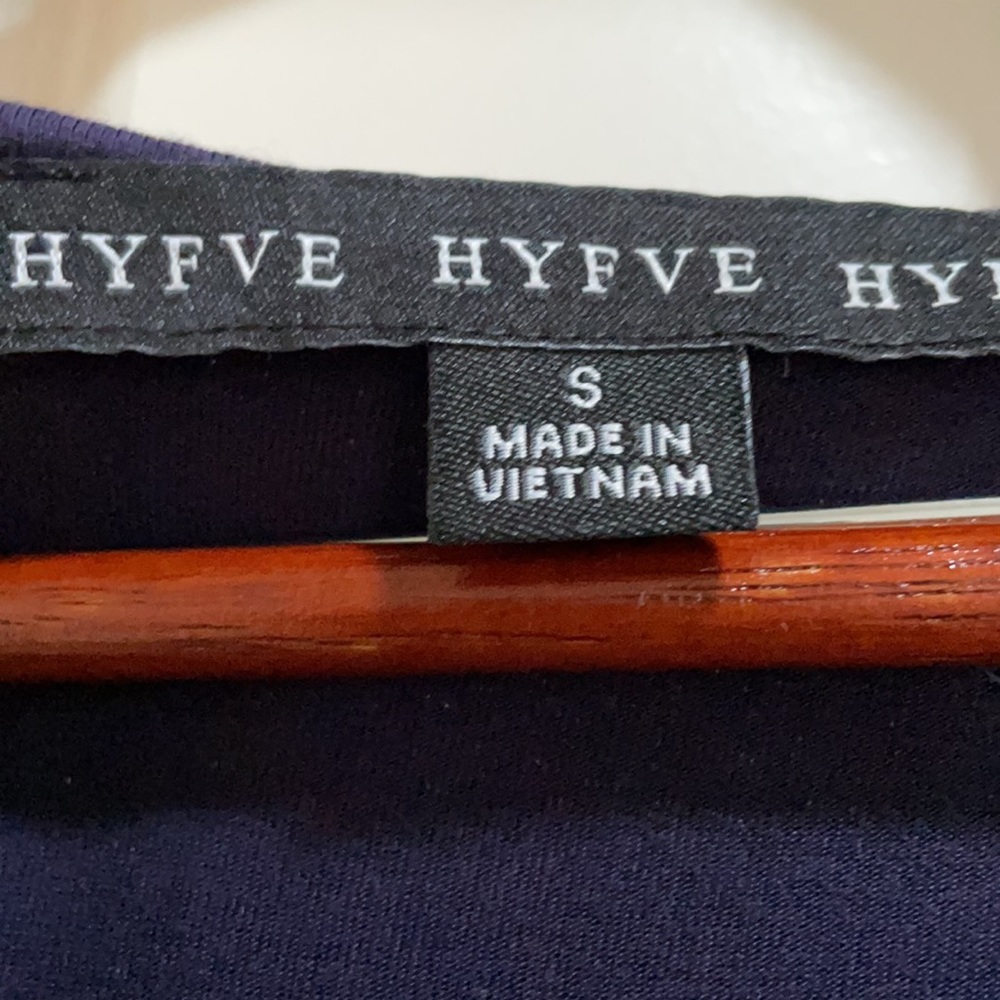 ❄️HYFVE Cute Open Back Top - Picture 4 of 4